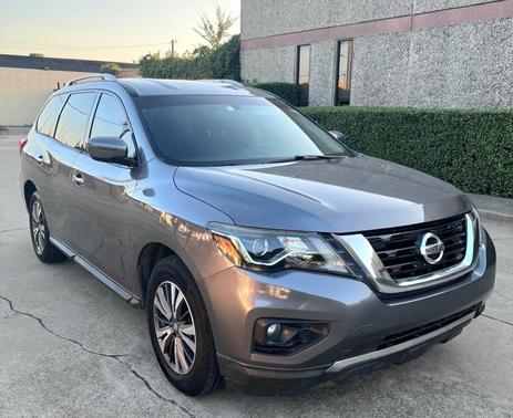 Gray 2017 Nissan Pathfinder SV