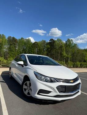 White 2017 Chevrolet Cruze LS