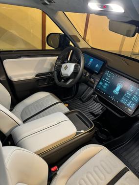 2023 Rivian R1S Adventure Quad-Motor Large Package