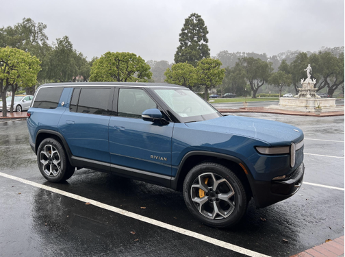 2023 Rivian R1S Adventure Quad-Motor Large Package