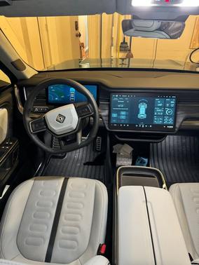 2023 Rivian R1S Adventure Quad-Motor Large Package