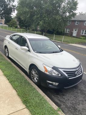 White 2014 Nissan Altima 2.5 S