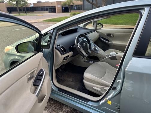 2012 Toyota Prius Five