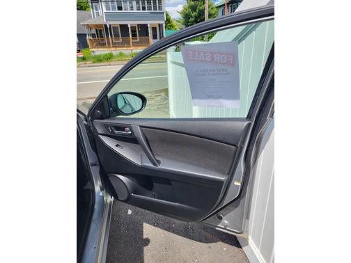 2013 Mazda Mazda3 i Touring