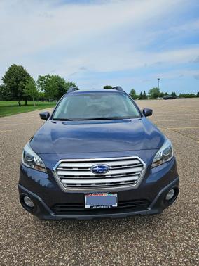 Gray 2017 Subaru Outback 2.5i Premium
