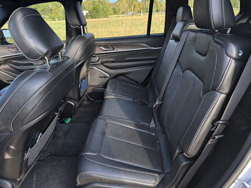 Silver 2022 Jeep Grand Cherokee L Overland