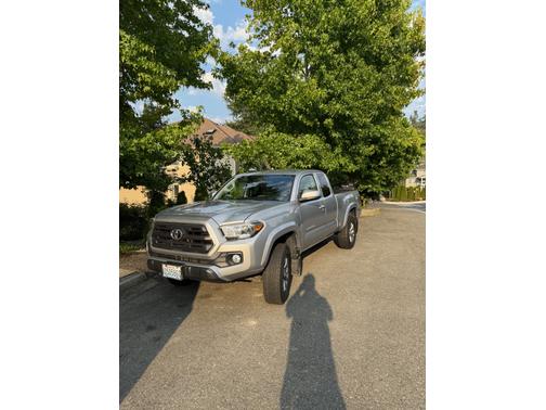 2016 Toyota Tacoma SR