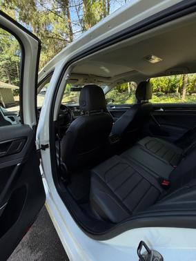 White 2015 Volkswagen Golf DSG TDI SEL