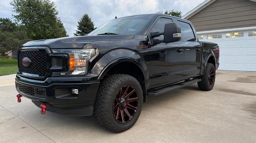 Black 2019 Ford F-150 XLT