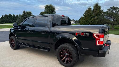 Black 2019 Ford F-150 XLT
