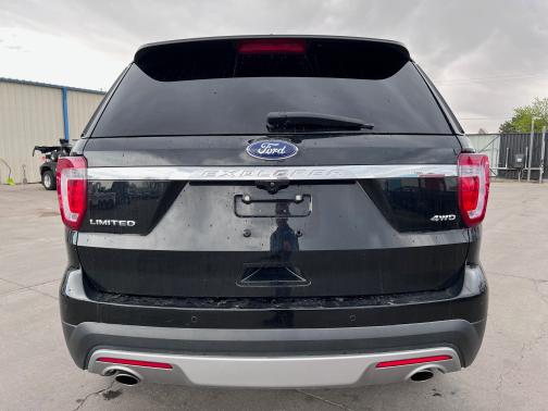 Photo 5 of 11 of 2017 Ford Explorer Limited