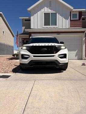 White 2023 Ford Explorer ST