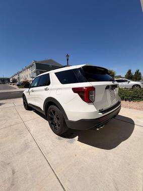 White 2023 Ford Explorer ST