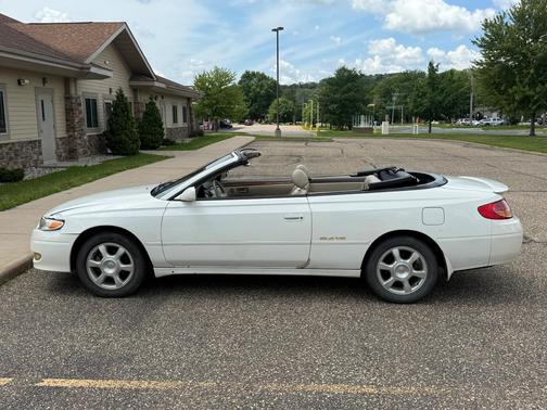 White 2002 Toyota Camry Solara SLE V6