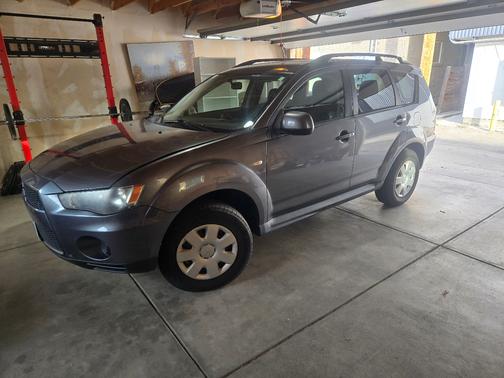 2011 Mitsubishi Outlander ES