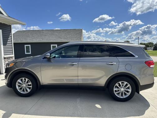 2017 Kia Sorento LX