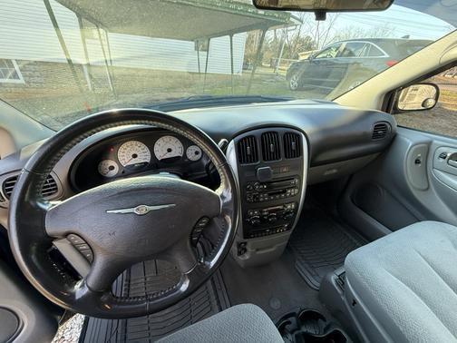 2006 Chrysler Town & Country Touring