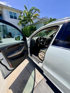 White 2011 Audi Q5 3.2 Premium Plus