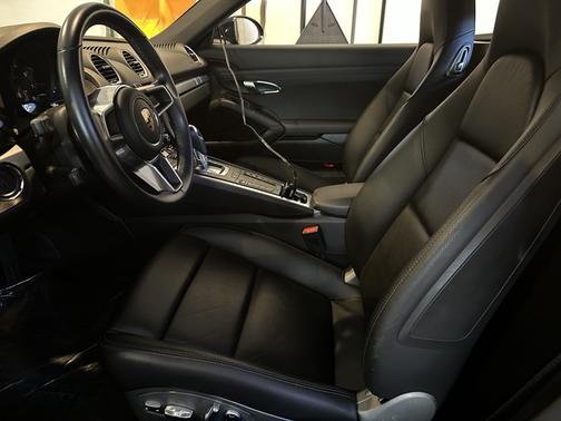 2019 Porsche 718 Cayman Base