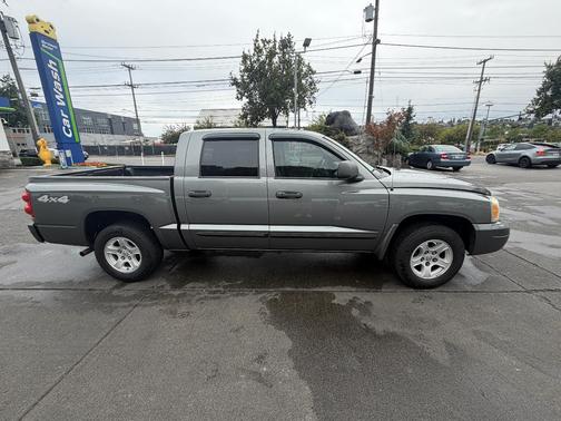 Gray 2005 Dodge Dakota Laramie Quad Cab