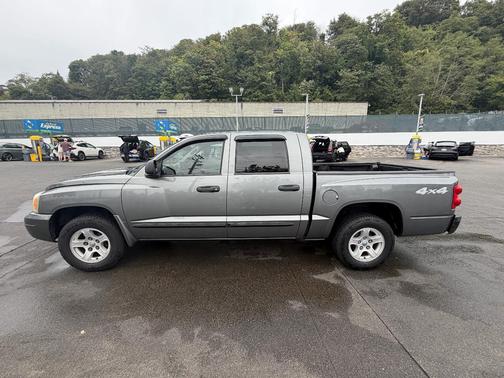 Gray 2005 Dodge Dakota Laramie Quad Cab