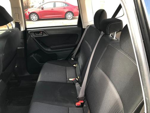 Black 2015 Subaru Forester 2.5i