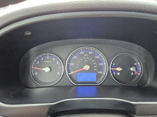 2011 Hyundai SANTA FE GLS