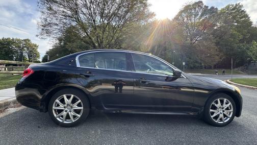 2009 INFINITI G37 x