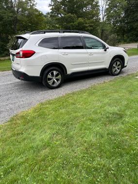 White 2019 Subaru Ascent Premium 7-Passenger