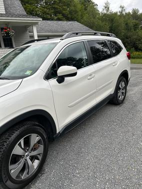White 2019 Subaru Ascent Premium 7-Passenger