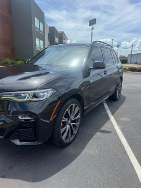 Black 2022 BMW X7 M50i