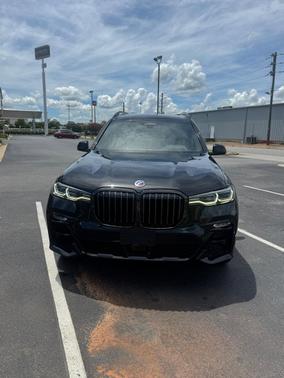 Black 2022 BMW X7 M50i