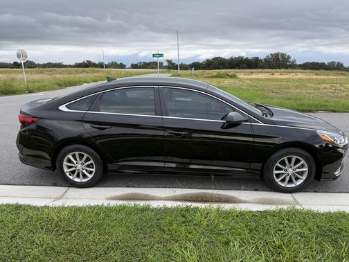 Black 2019 Hyundai SONATA SE