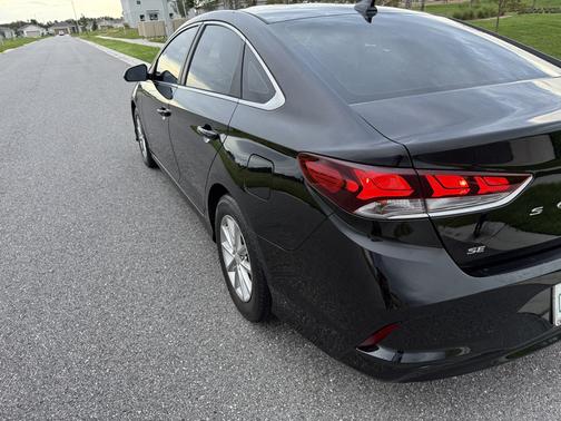 Black 2019 Hyundai SONATA SE