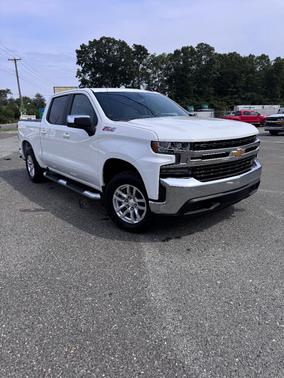 White 2019 Chevrolet Silverado 1500 LT