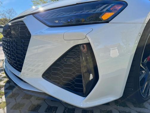 White 2022 Audi RS 6 Avant 4.0T