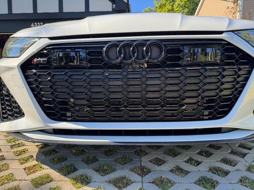 White 2022 Audi RS 6 Avant 4.0T