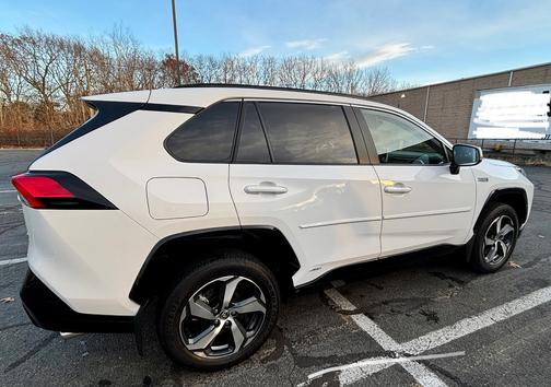 2024 Toyota RAV4 Prime SE