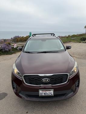 Red 2019 Kia Sorento LX