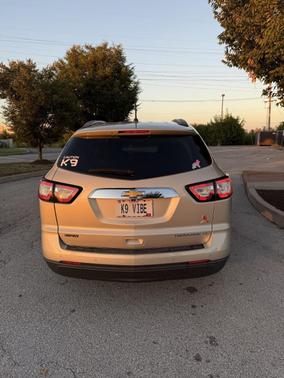 Gold 2015 Chevrolet Traverse 2LT