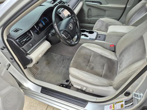 Silver 2012 Toyota Camry Hybrid XLE