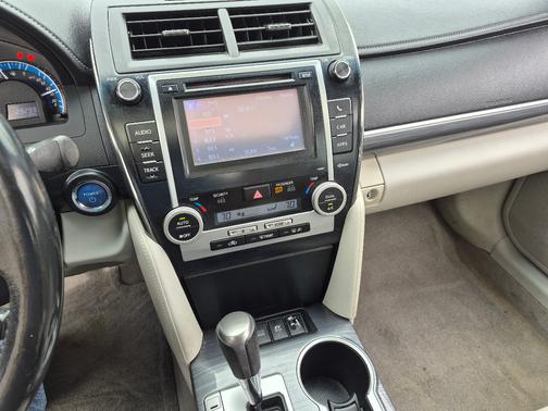 Silver 2012 Toyota Camry Hybrid XLE