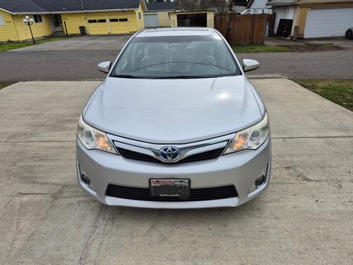 Silver 2012 Toyota Camry Hybrid XLE