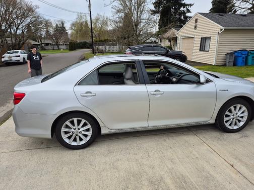 Silver 2012 Toyota Camry Hybrid XLE