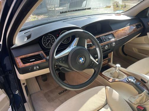 Blue 2008 BMW 550 i