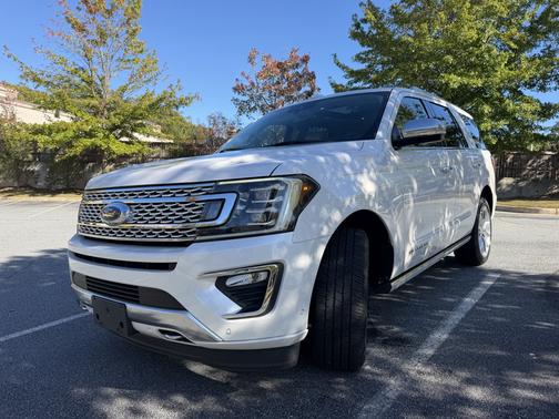 White 2018 Ford Expedition Platinum