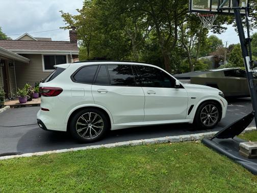 2023 BMW X5 PHEV xDrive45e