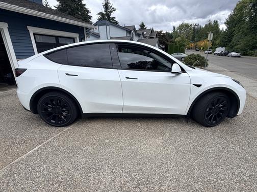 White 2022 Tesla Model Y Long Range