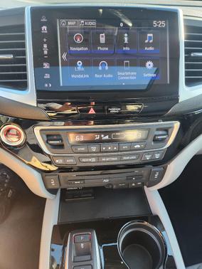 Gray 2017 Honda Pilot Touring