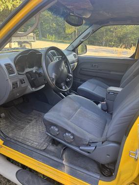 Yellow 2003 Nissan Xterra XE